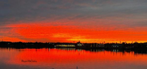 Waterfront Guesthouse on Key Allegro/Little Bay with dock